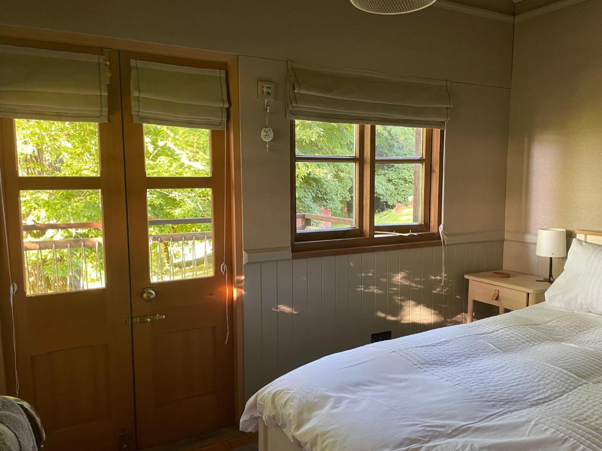 Вилла Faraway Follies Llandegla Экстерьер фото