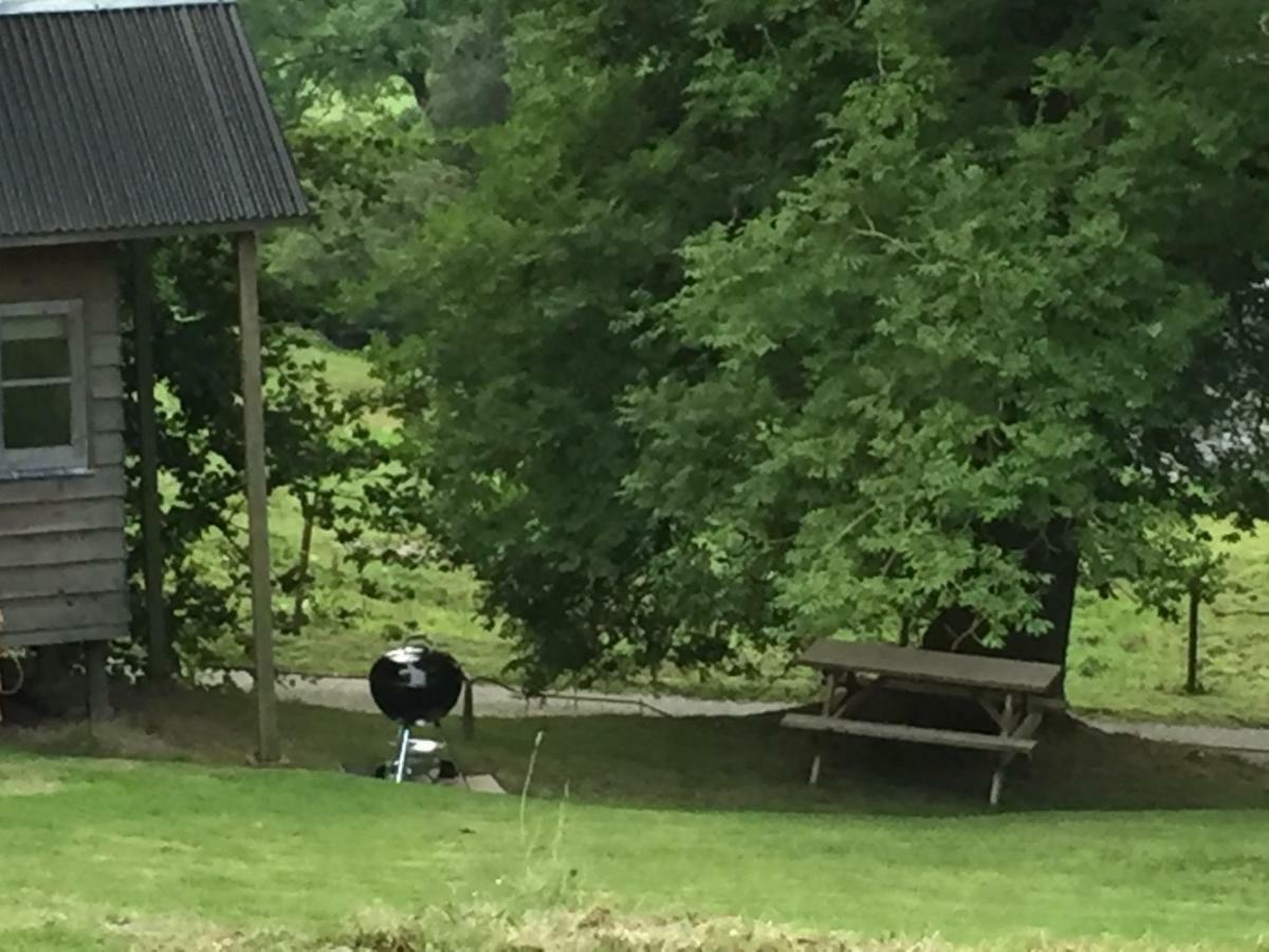 Вилла Faraway Follies Llandegla Экстерьер фото