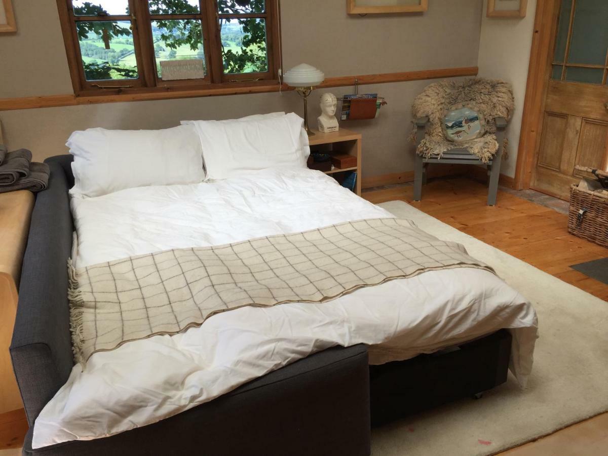 Вилла Faraway Follies Llandegla Экстерьер фото