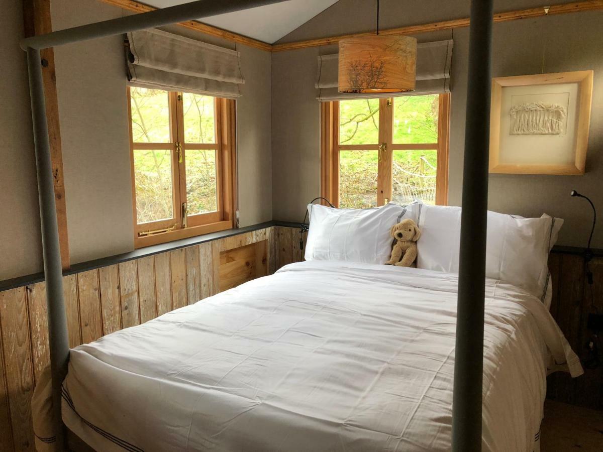 Вилла Faraway Follies Llandegla Экстерьер фото