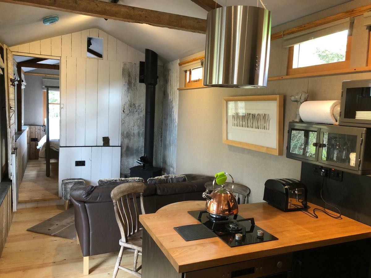 Вилла Faraway Follies Llandegla Экстерьер фото